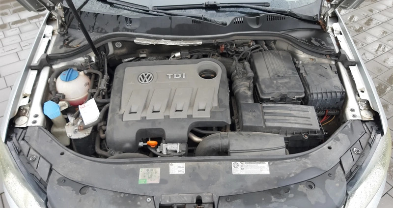 Volkswagen Passat cena 24900 przebieg: 294000, rok produkcji 2011 z Cieszanów małe 466